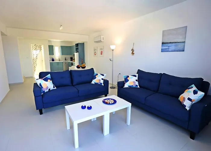 Xenos 6 With A Private Pool Near The Sea Tigaki