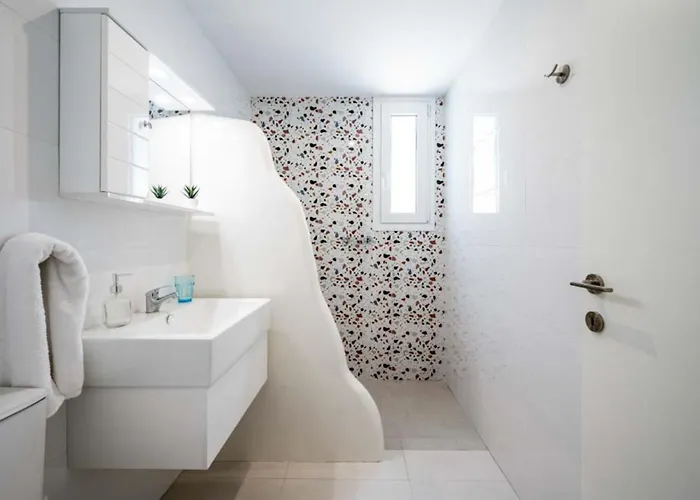 Xenos 6 With A Private Pool Near The Sea 빌라