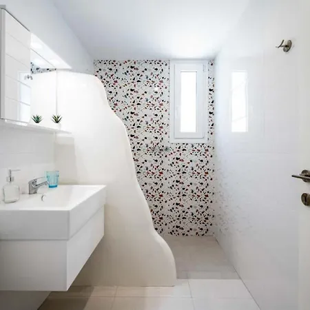 Xenos 6 With A Private Pool Near The Sea Βίλα