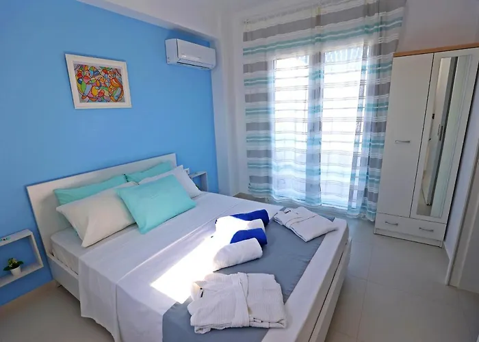 Xenos 6 With A Private Pool Near The Sea Tigaki