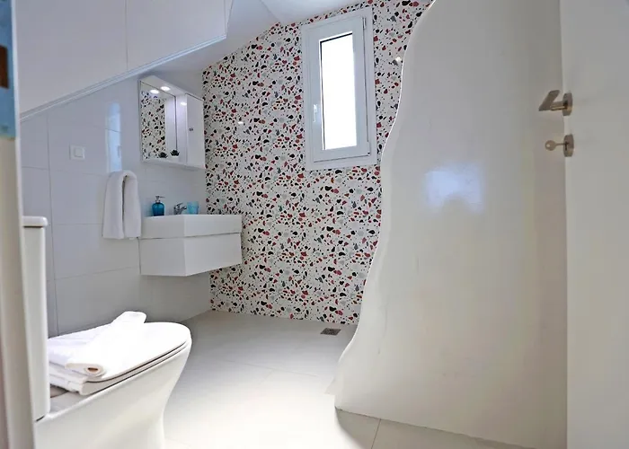 Xenos 6 With A Private Pool Near The Sea *