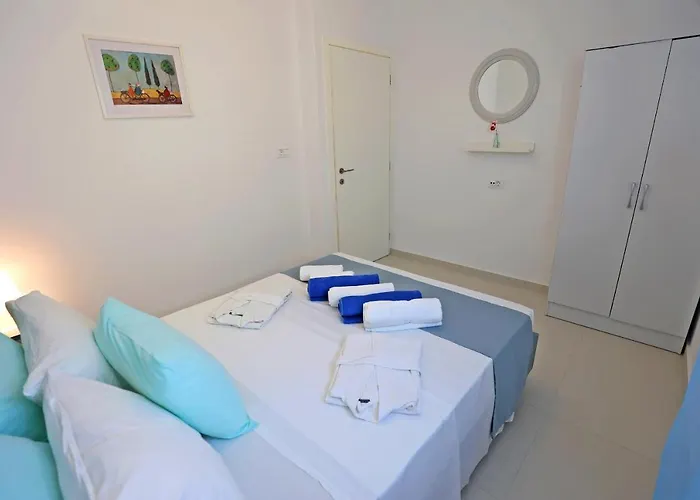 Xenos 6 With A Private Pool Near The Sea Tigaki