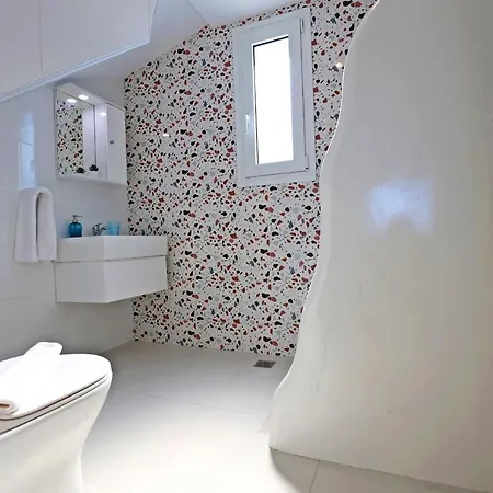 Xenos 6 With A Private Pool Near The Sea *