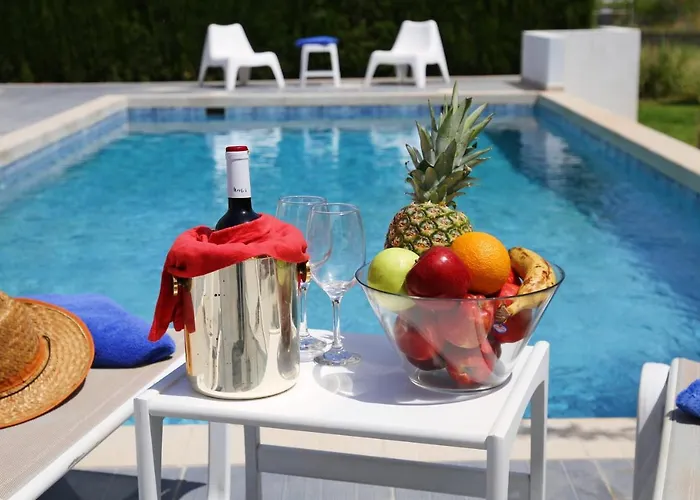 Vila Xenos 6 With A Private Pool Near The Sea