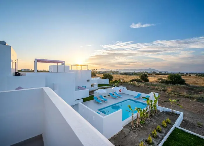 Xenos 6 With A Private Pool Near The Sea